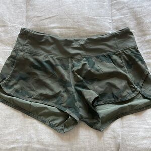 Speed Up Low Rise, Lined, 2.5 inch Lululemon Shorts- Camo